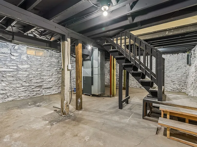 2711 Elmwood Ave — Photo 3