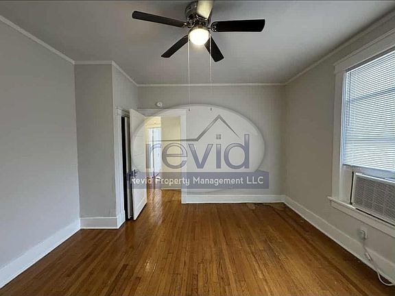 4th image of 1530 Monroe Ave #4