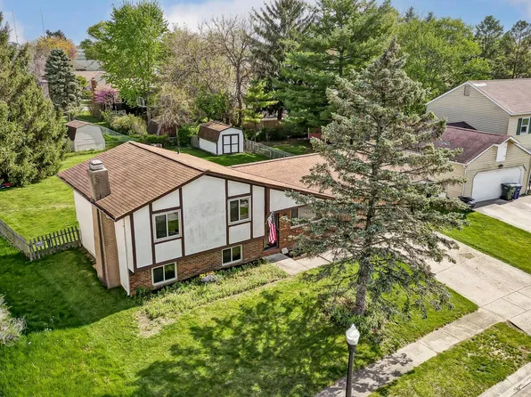 5696 Greendale Dr, Galloway, OH 43119