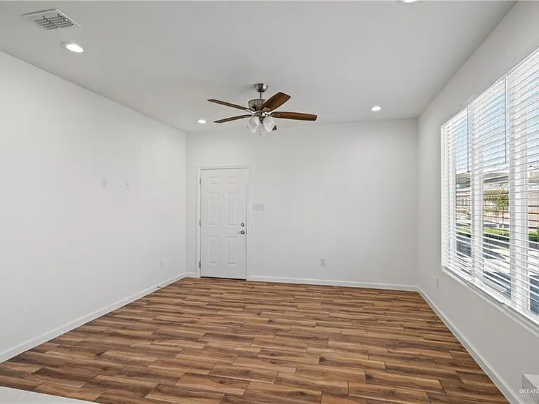 2104 E San Andrea St #4 — Photo 7
