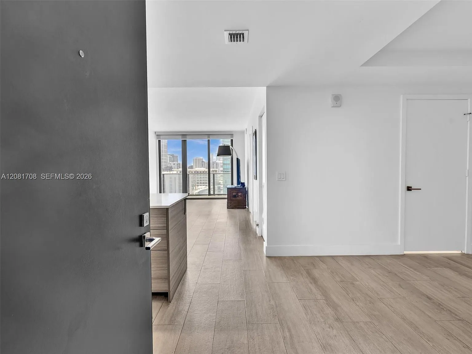 2 bed, 1045 sqft, $4,950 — Photo 2