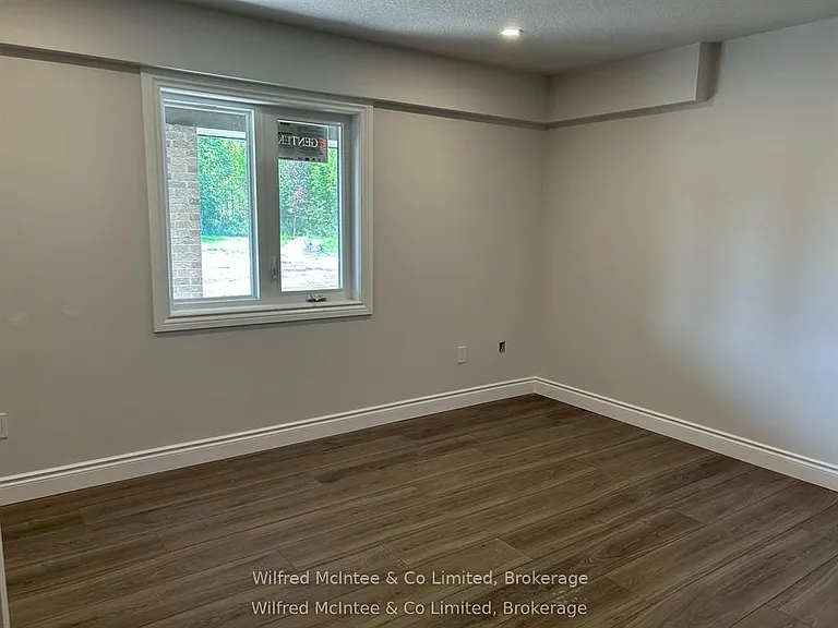 380 1st Ave N #5 — Photo 13