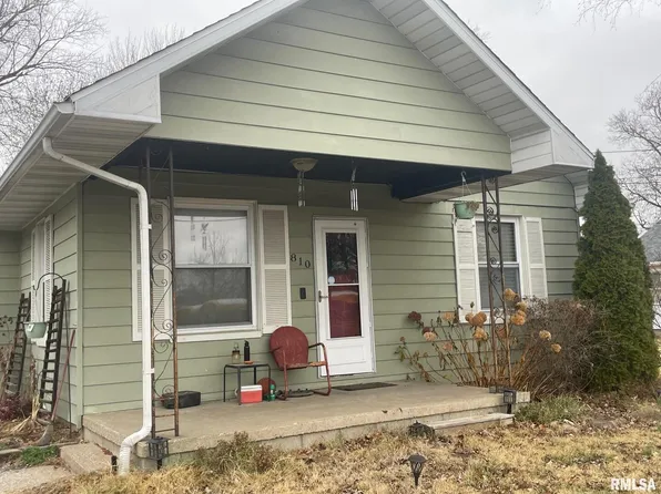 810 N Carico St, Carbondale, IL 62901