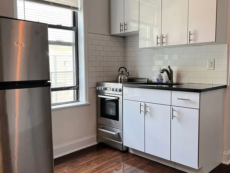 2403 Cambreleng Ave — Photo 14