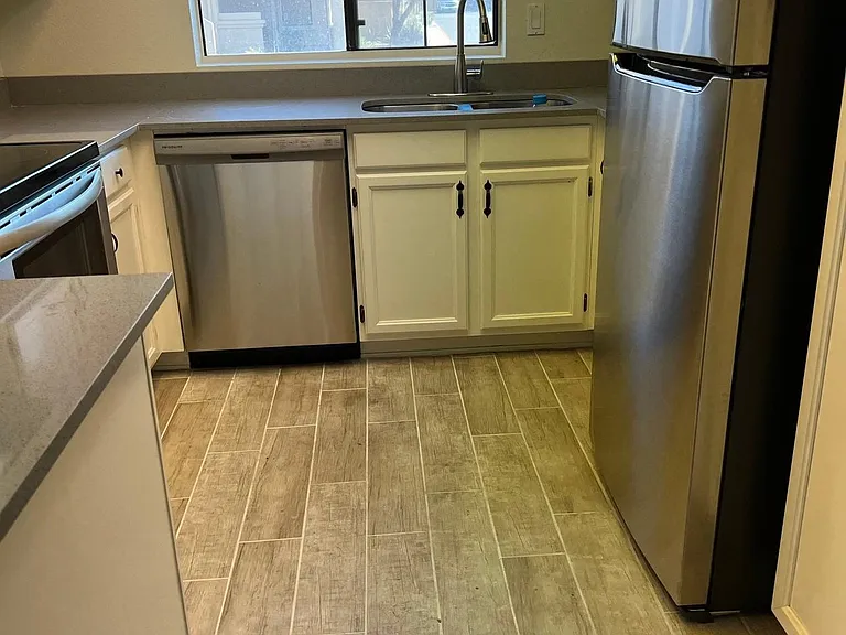 818 S Westwood #110 — Photo 5