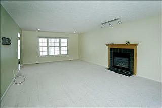 3rd image of 1087 Wickford Dr