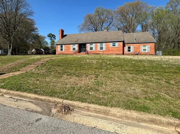 3730 Winderwood Cir, Memphis, TN 38128