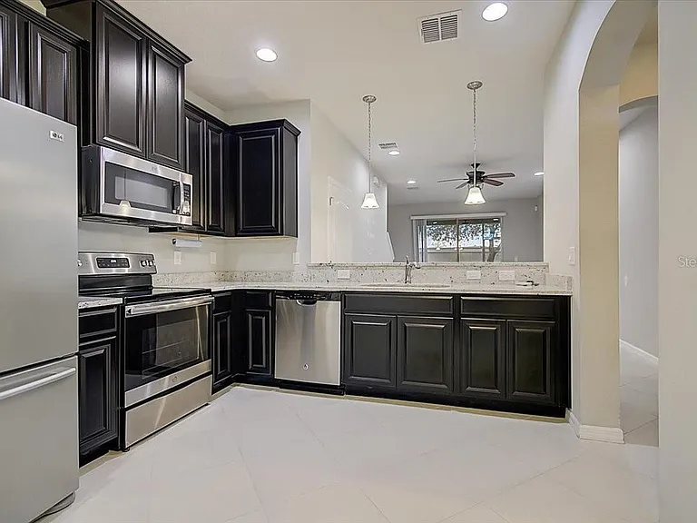 2136 Lennox Dale Ln — Photo 3