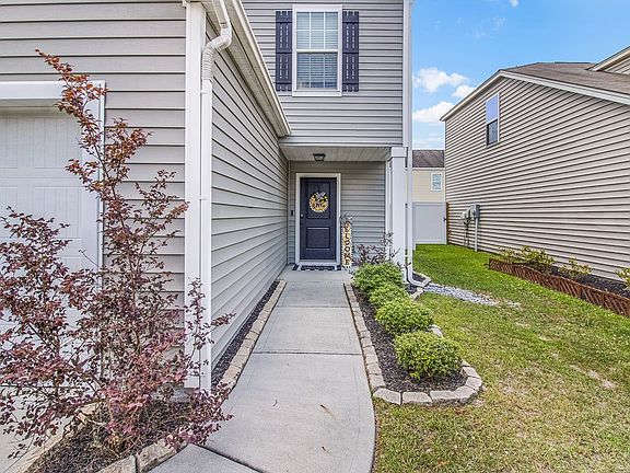 5th image of 318 Connor Ct