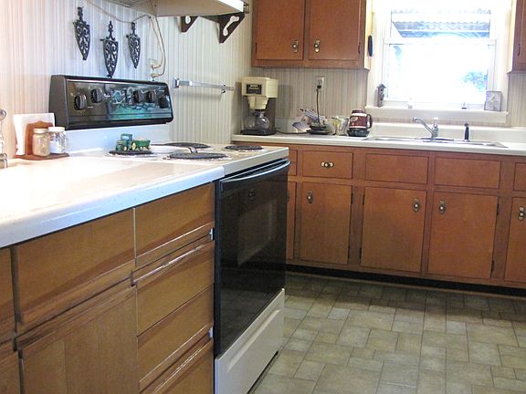 5th image of 1009 Southline Dr