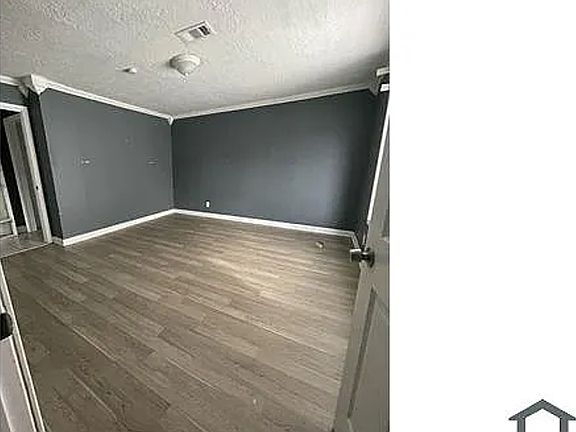 4th image of 3975 Cleveland Ave