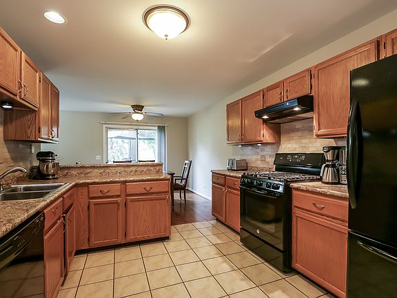 5th image of 265 Brittany Dr #E