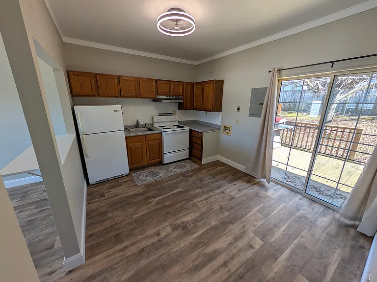 212 Broad St #5 — Photo 9