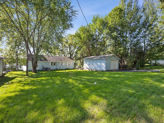 4th image of 15849 Maple Ridge Rd