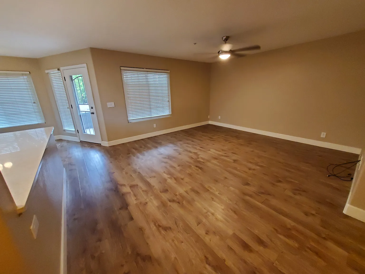 3 bed, 1189 sqft, $2,250 — Photo 2
