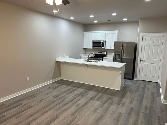 3rd image of 923 N Callie Ave #2