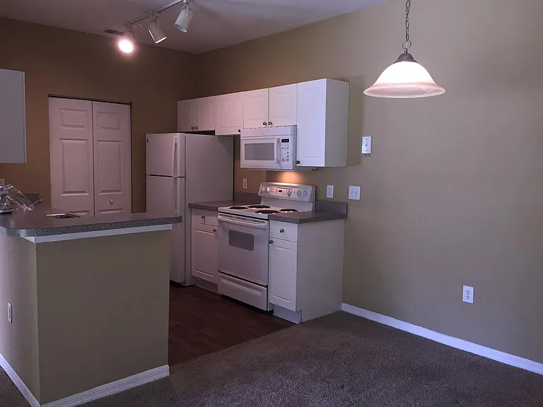 860 Grand Regency Point — Photo 11