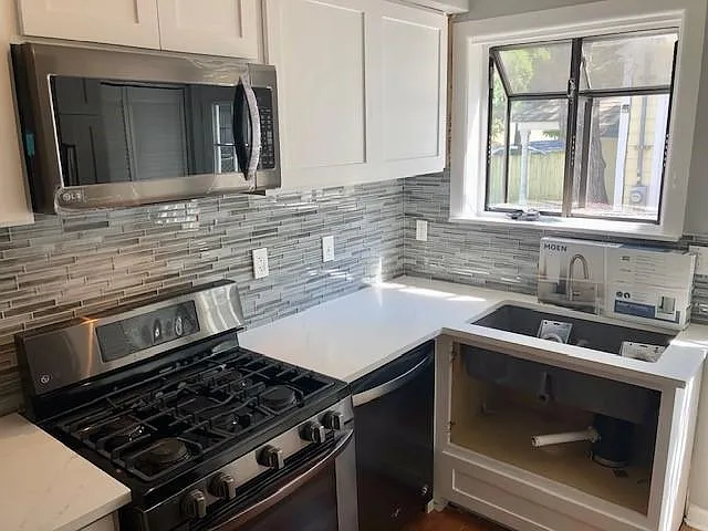 1503 Newfield Ln — Photo 8