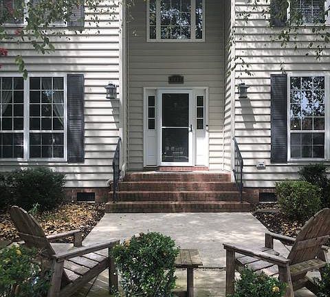 2nd image of 3089 Clarke Dr