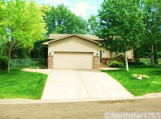 3510 Rolling View Ct, White Bear Lake, MN 55110