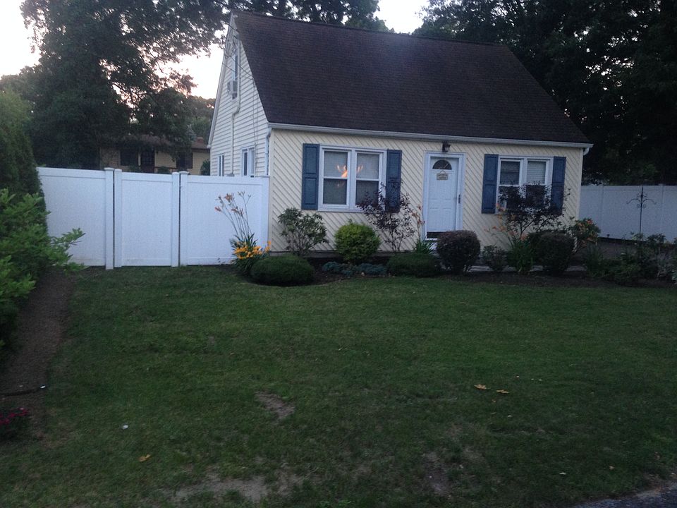1st image of 8 10th St
