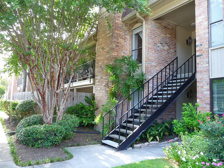 1601 S Shepherd Dr #161 — Photo 29