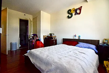 Rented by Safdie Realty Group