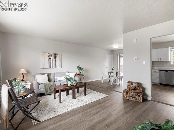 2nd image of 4610 Castor Dr