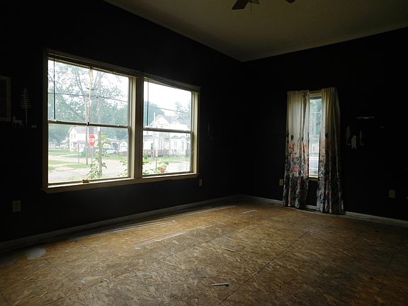 5th image of 700 8th St
