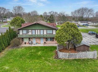 508 Wright St, Breckenridge, MI 48615