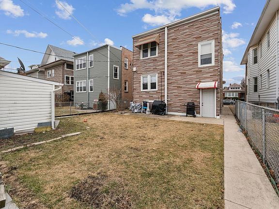 4th image of 5222 W Berteau Ave