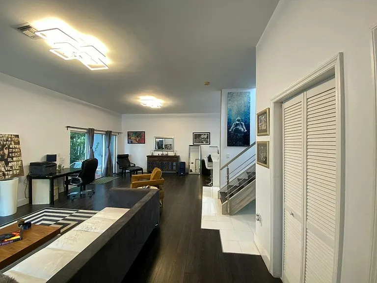 2731 SW 26th St #2731 — Photo 4