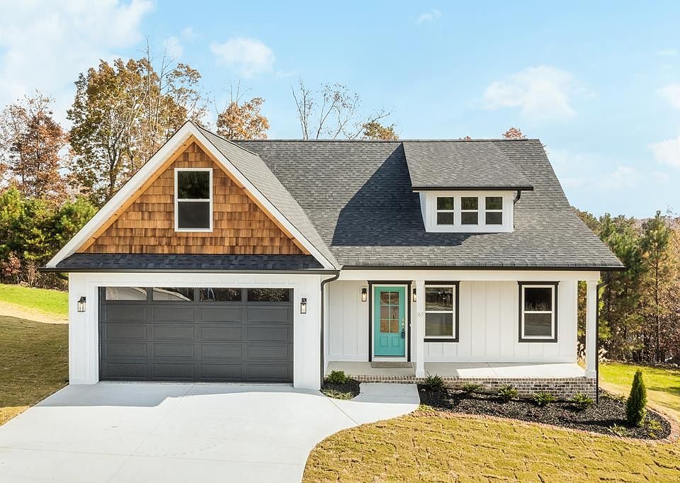 1st image of 165 Greenbriar Trl NE #2