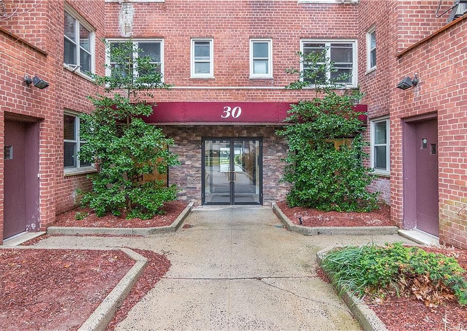 1st image of 30 N Broadway APT 6G