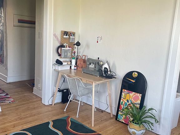 3rd image of 605 Hazelwood St #1