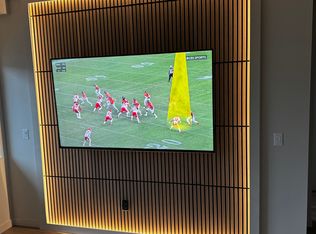 7044 SW Gonzaga St #203, Portland, OR 97223