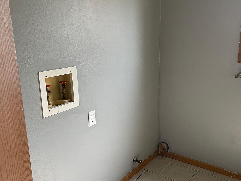 1st image of 500 W Daisy Pl APT A