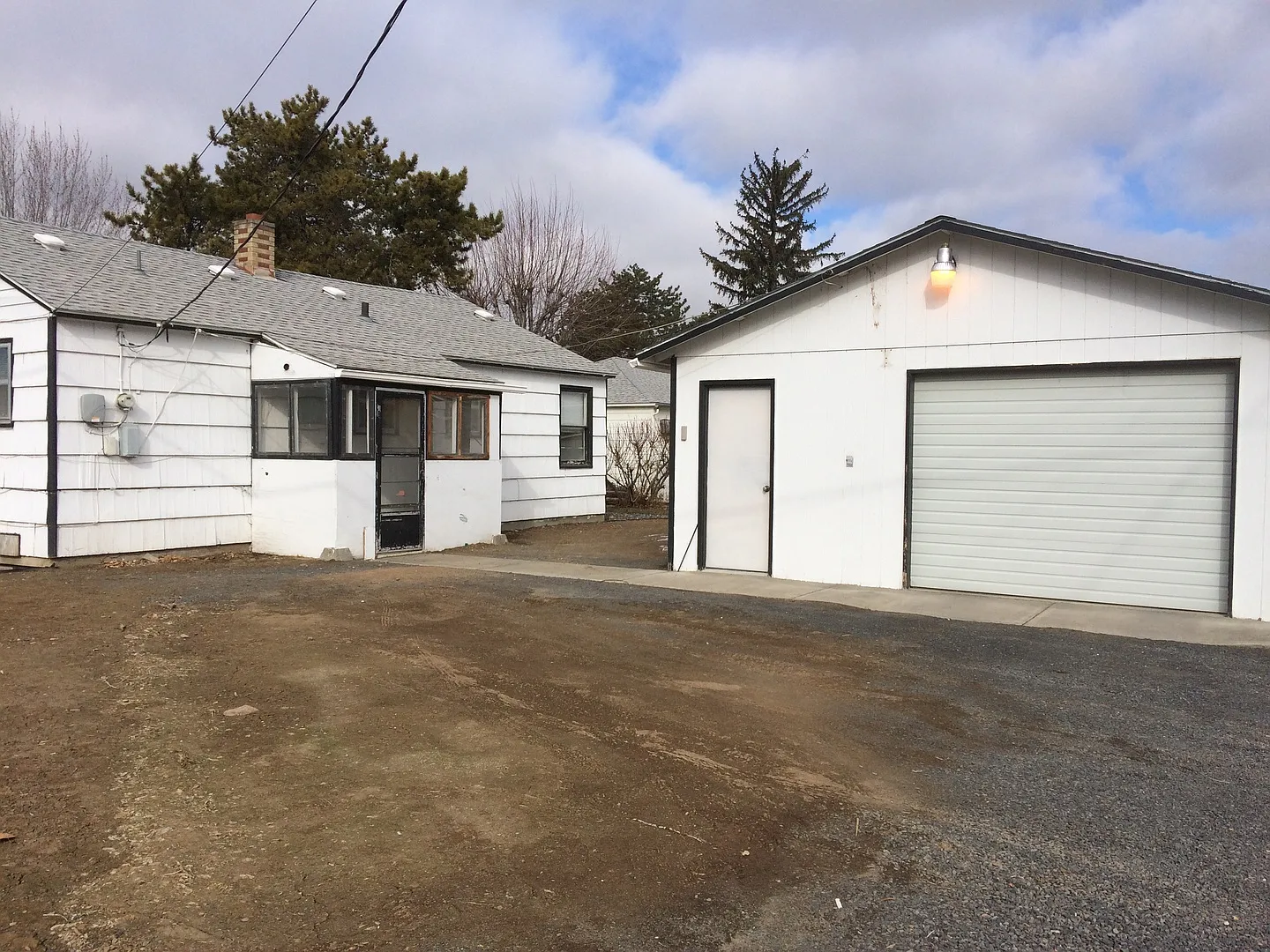Home in The Heart of Ephrata! — Photo 2