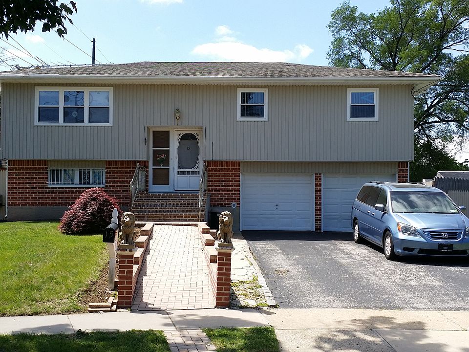 1st image of 15 Clinton Ln