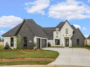 174 N Canal Dr, Bossier City, LA 71111