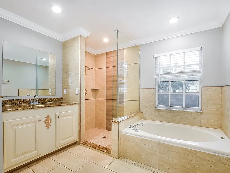 2708 Ashley Ct — Photo 13