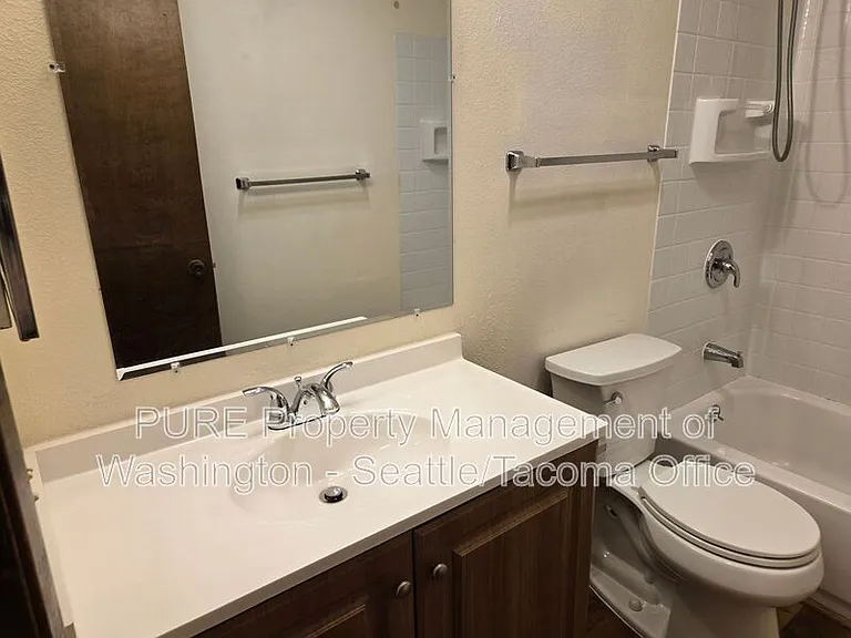 417 SW 155th St #6 — Photo 16