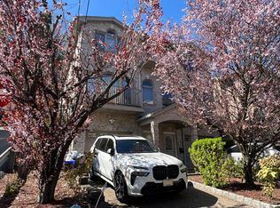 190 Undercliff Ave #A, Edgewater, NJ 07020