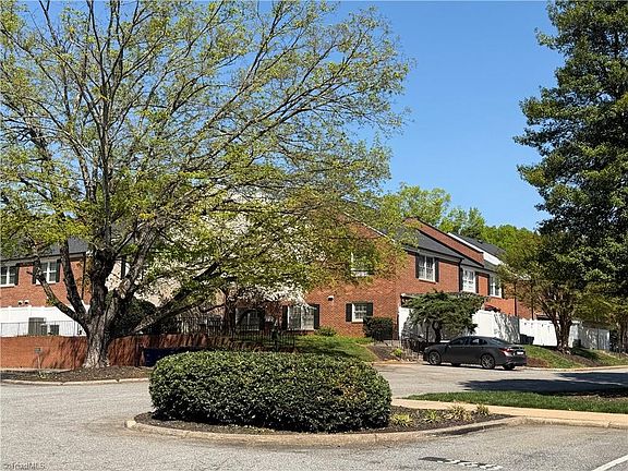 4th image of 344 Hanover Arms Ct APT C