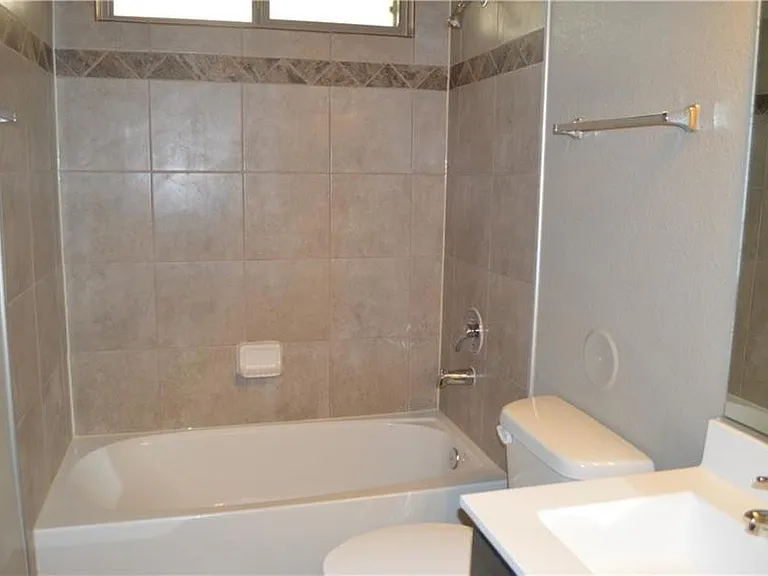 11217 Stockyard Dr — Photo 12