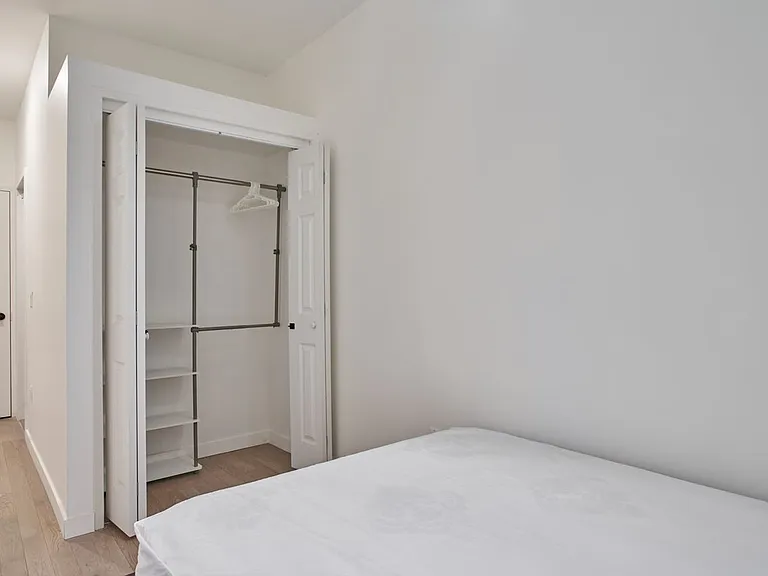 424 W 47th St #3 — Photo 3