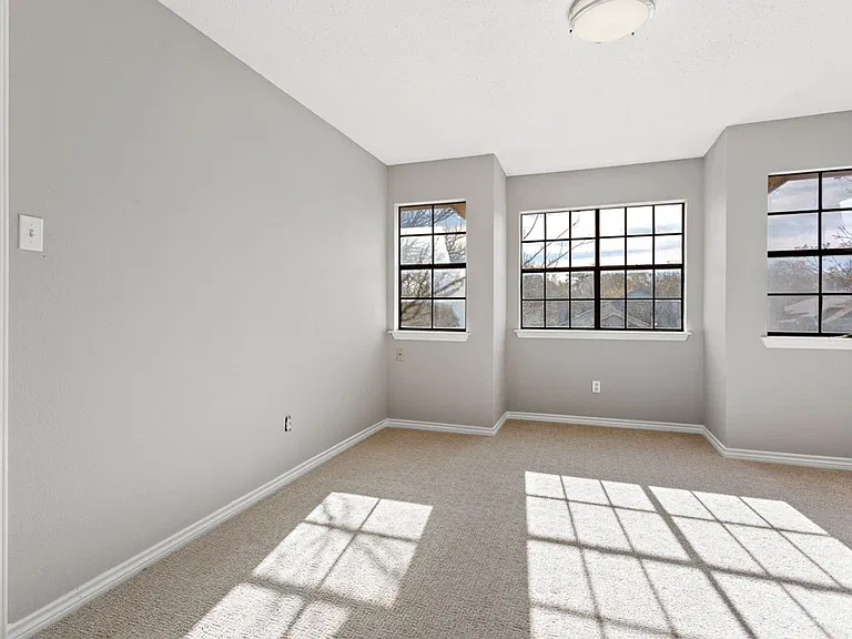 816 Clearwater Trl — Photo 7