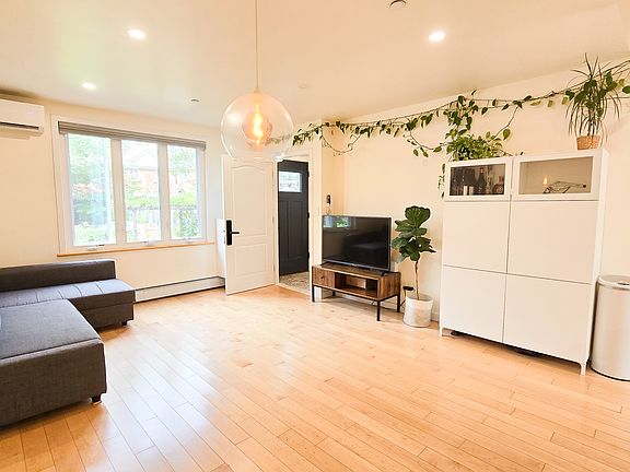 2nd image of 1708 Dekalb Ave Floor 1