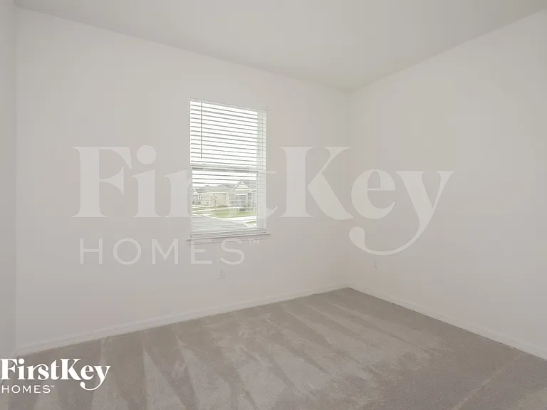 344 Corbel Ln — Photo 10