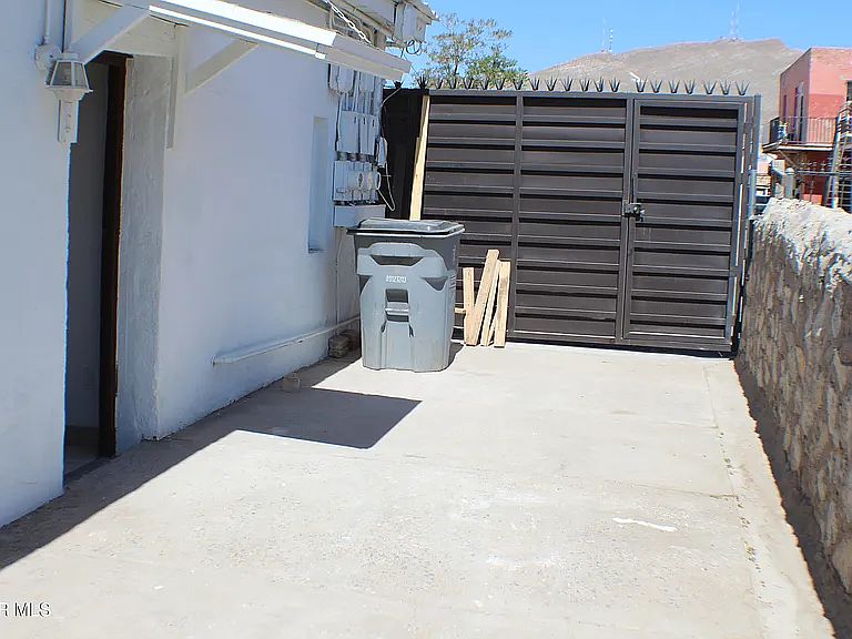 1st image of 2203 Magoffin Ave #3